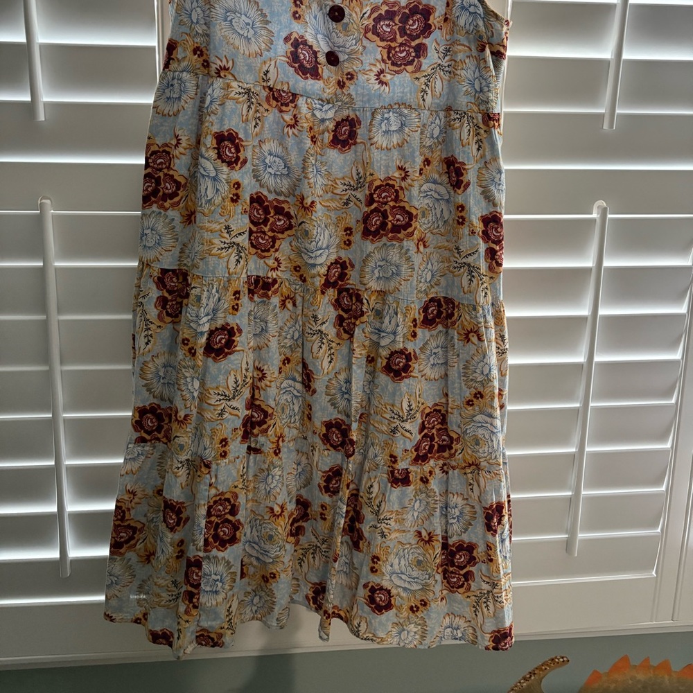 New Directions tiered, lined dress in an awesome vintage floral print. Size XL